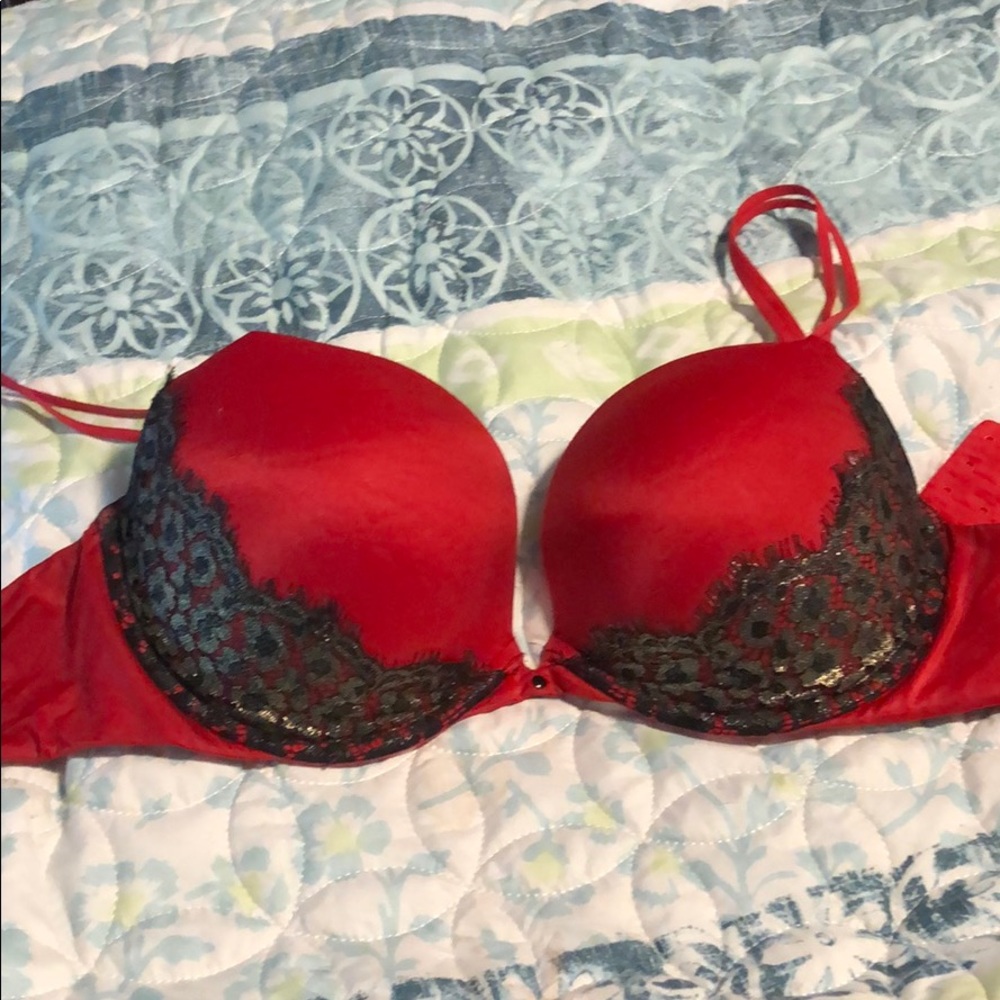Victoria’s Secret Very Sexy Push-Up Bra